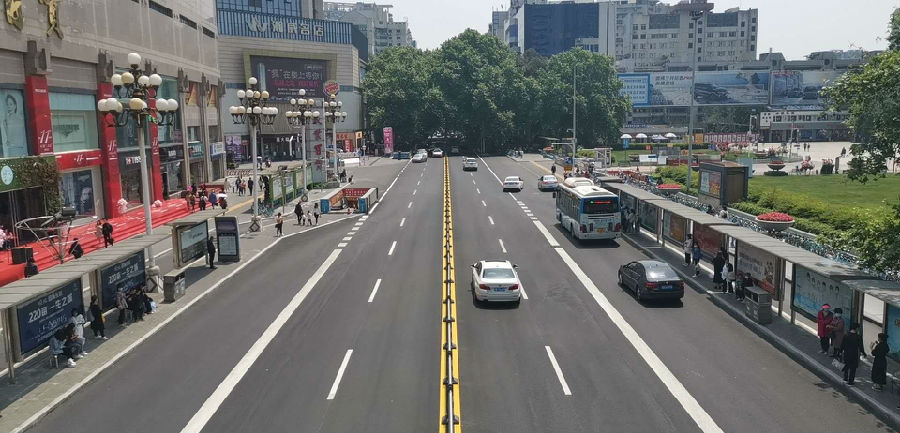 涪城路中段機動車道完成優(yōu)化升級1.jpg 654730d59fe721e6dee1a7c5bbc19879.jpg