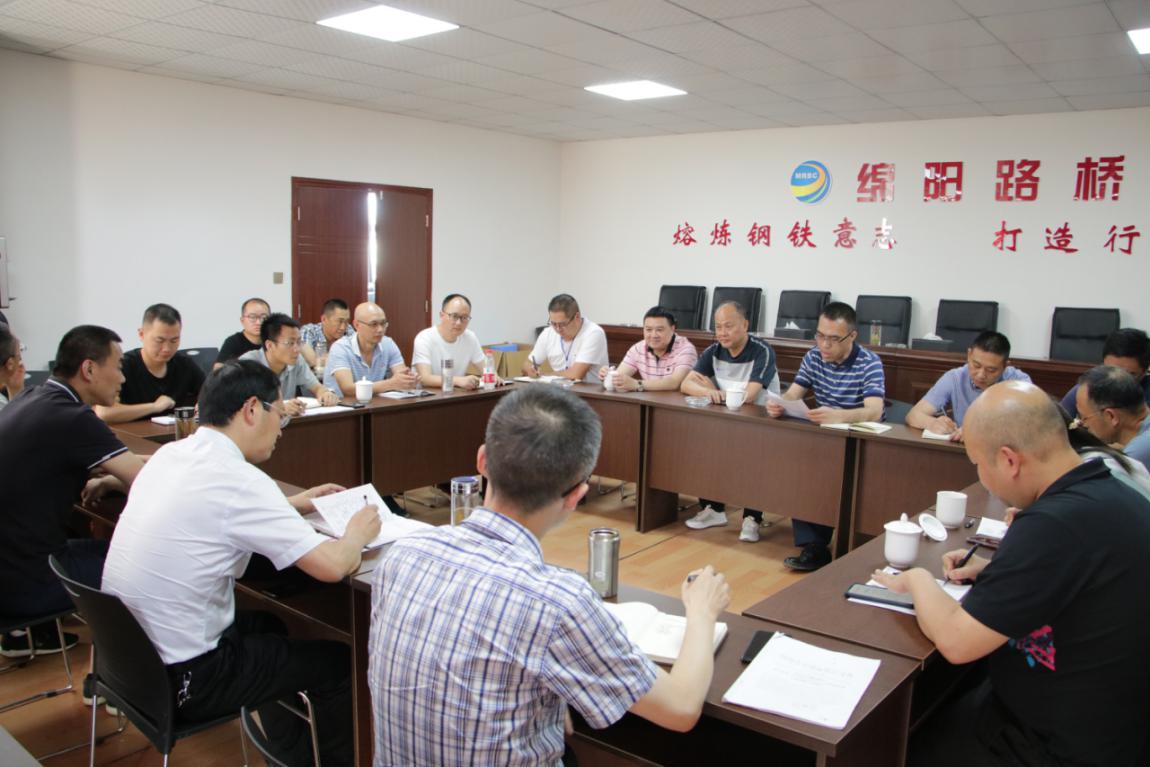 市交通運(yùn)輸局總工程師何家榮一行視察S209線梓潼縣城至江油河口段改建工程2.jpg 66aa92135f55fb2dacb34b0788d2968f.jpg