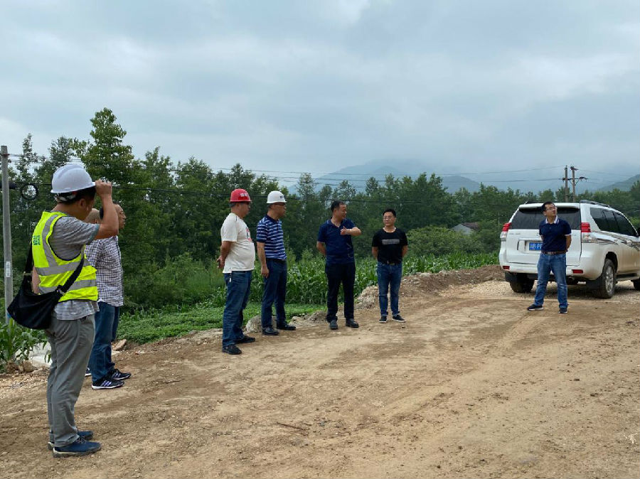 梓潼縣委書(shū)記周琳調(diào)研S209線梓潼縣城至江油河口段改建工程2.jpg f669f07cd1b39dd0abe29ad73c55fbc5.jpg